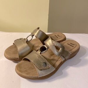 Earth Origins Stella Suzanne Womens Leather Platinum Sandals Shoes Size 8